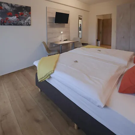 Zur Quelle Szálloda