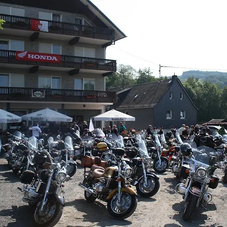 Zur Quelle Szálloda